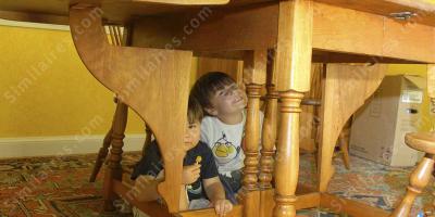 se cacher sous une table films