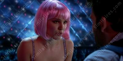 femme portant une perruque films