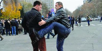 reçu un coup de pied dans les fesses films